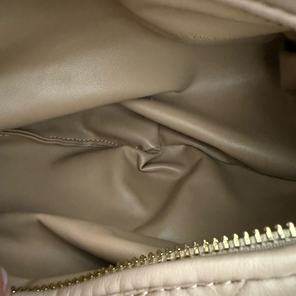 Woven Headband-Style Shoulder Bag in Pale Blush Beige comes with chain - Picture 6 of 6